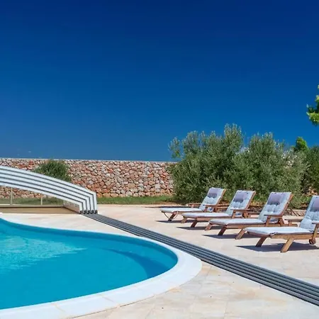 别墅 De Pinus 赫瓦尔