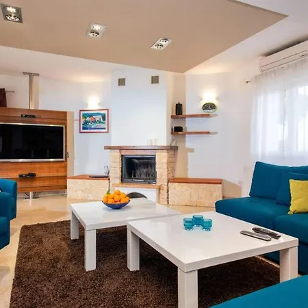 Villa De Pinus