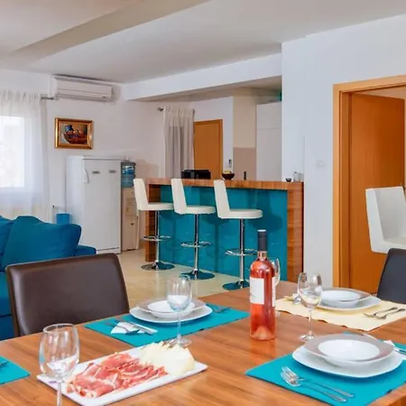 Villa De Pinus *