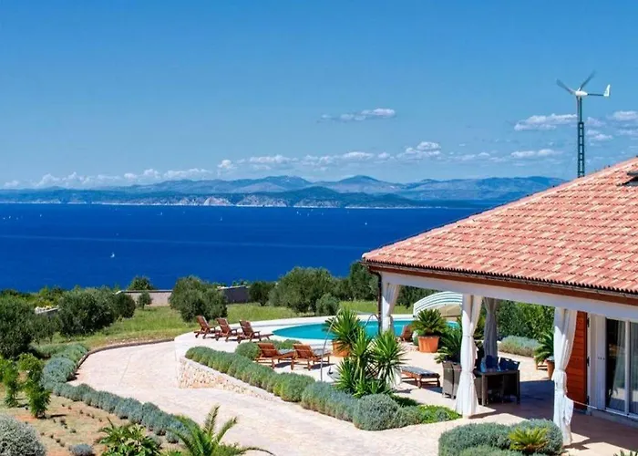 De Pinus * Hvar Town