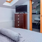 De Pinus Villa *