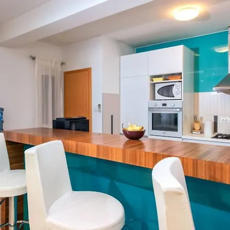 Villa De Pinus